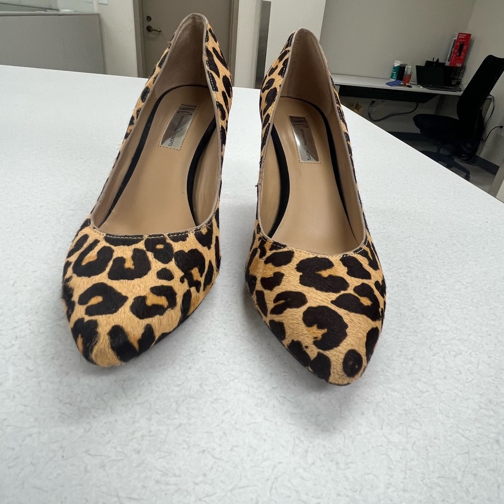 INC International Concepts Leopard Print Pointed Toe Pumps - Tan & Black - Picture 2 of 5